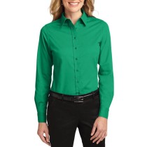 Port Authority® blusa de manga larga anti-arrugas, perfecta para la jornada laboral. L608 verde pista