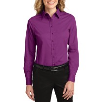 Port Authority® blusa de manga larga anti-arrugas, perfecta para la jornada laboral. L608 mora