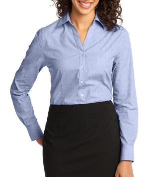 Port Authority® blusa crosshatch de manga larga, agradable textura y fácil cuidado. L640 azul claro