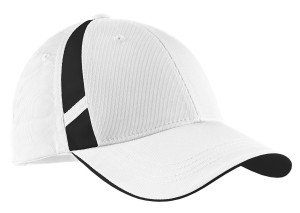 Sport-Tek® gorra bicolor de algodón con laterales de malla. STC12 blanco/negro